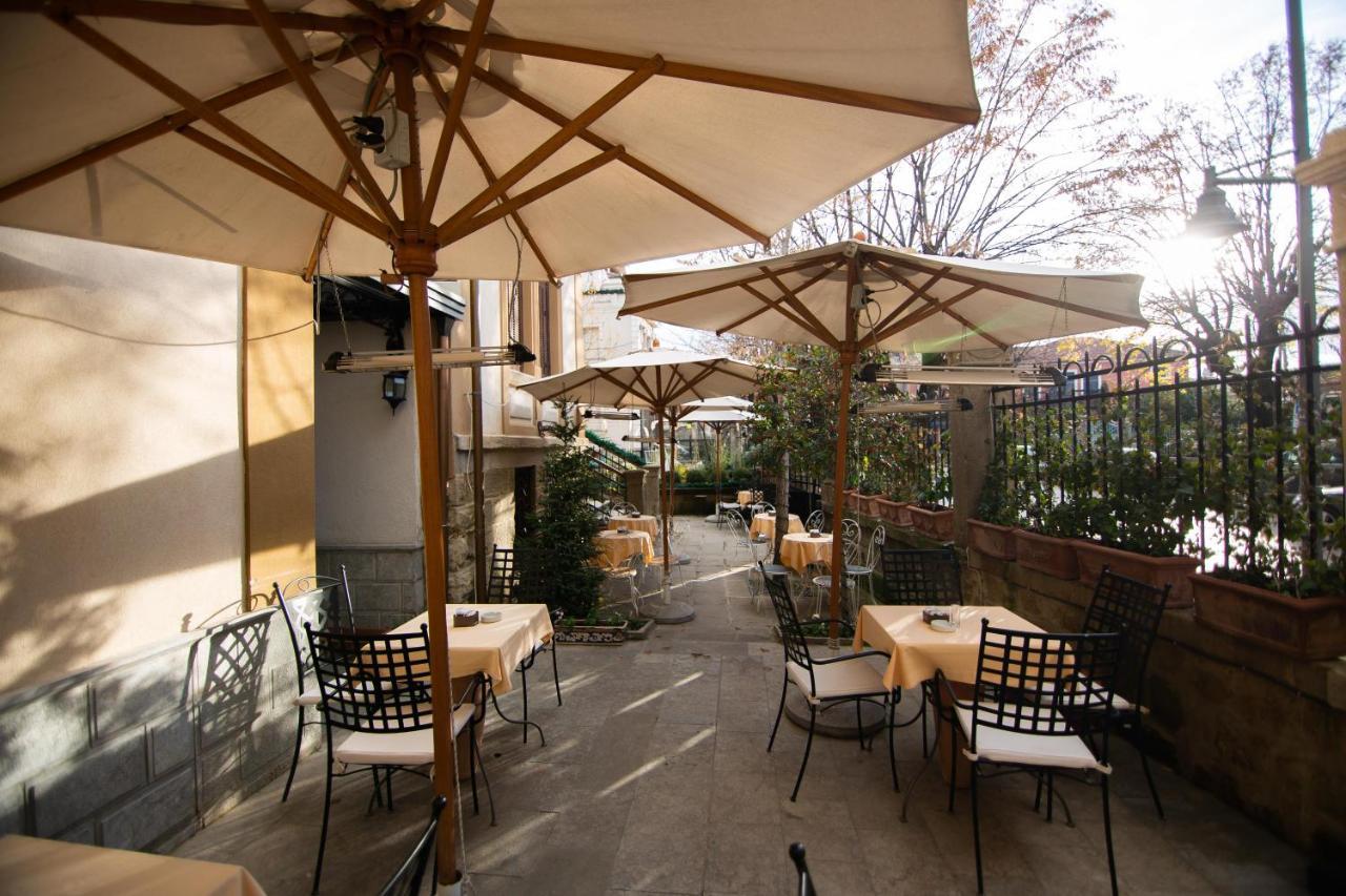 Vila Ebel Hotel Pool & Spa Korça Exteriör bild