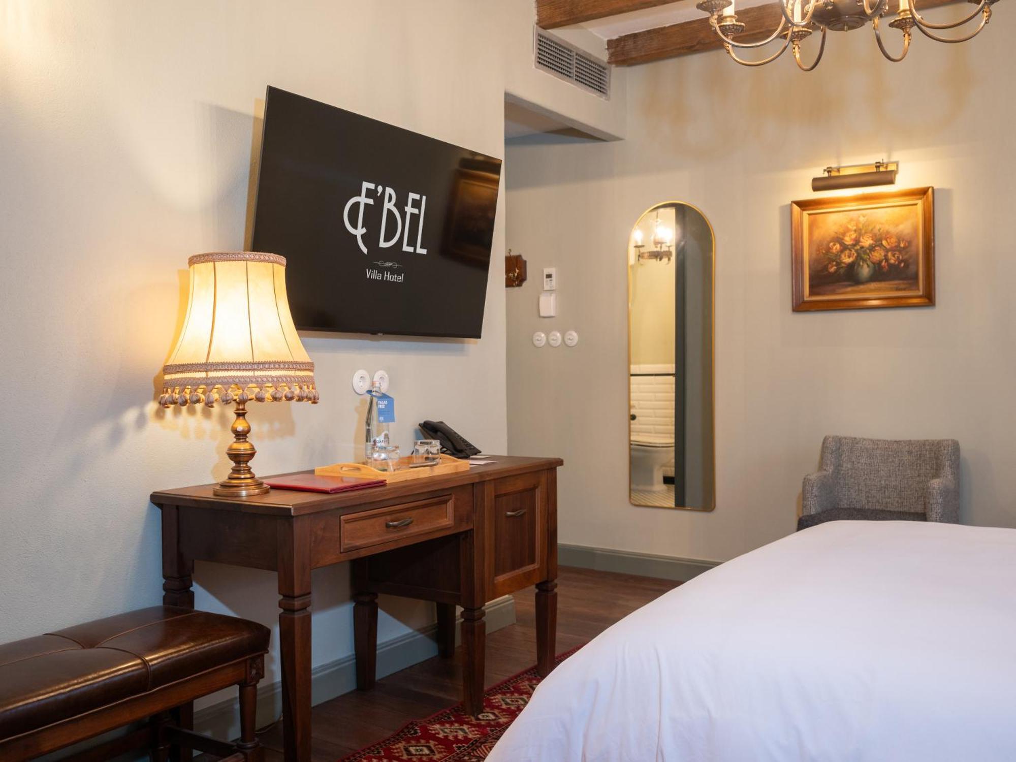 Vila Ebel Hotel Pool & Spa Korça Exteriör bild